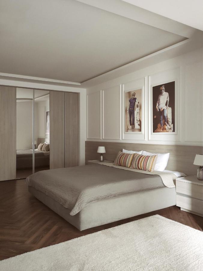 Modern Classic 2 Bedroom Apartment Near Most City Dnjepropetovsk Buitenkant foto