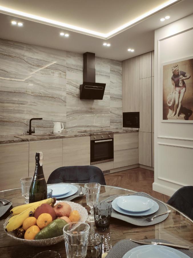 Modern Classic 2 Bedroom Apartment Near Most City Dnjepropetovsk Buitenkant foto