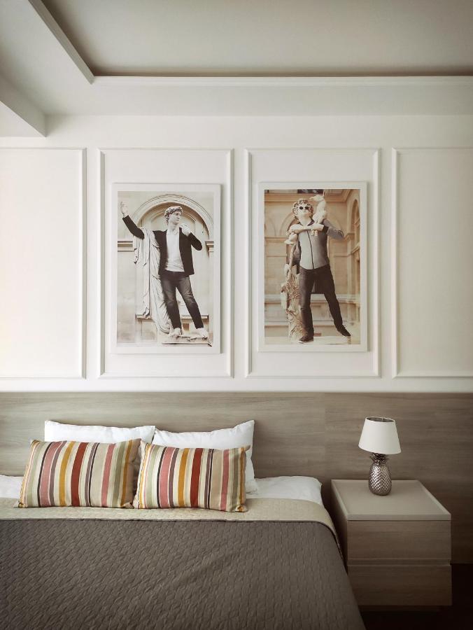 Modern Classic 2 Bedroom Apartment Near Most City Dnjepropetovsk Buitenkant foto