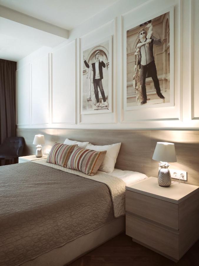 Modern Classic 2 Bedroom Apartment Near Most City Dnjepropetovsk Buitenkant foto